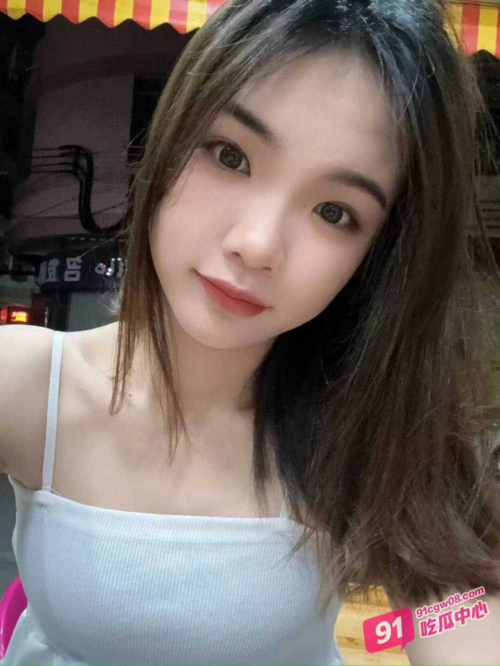 东莞电子厂厂妹刘美林 为轻松岗位被主管潜规则 激情吃屌后被疯狂爆操！ 配图2
