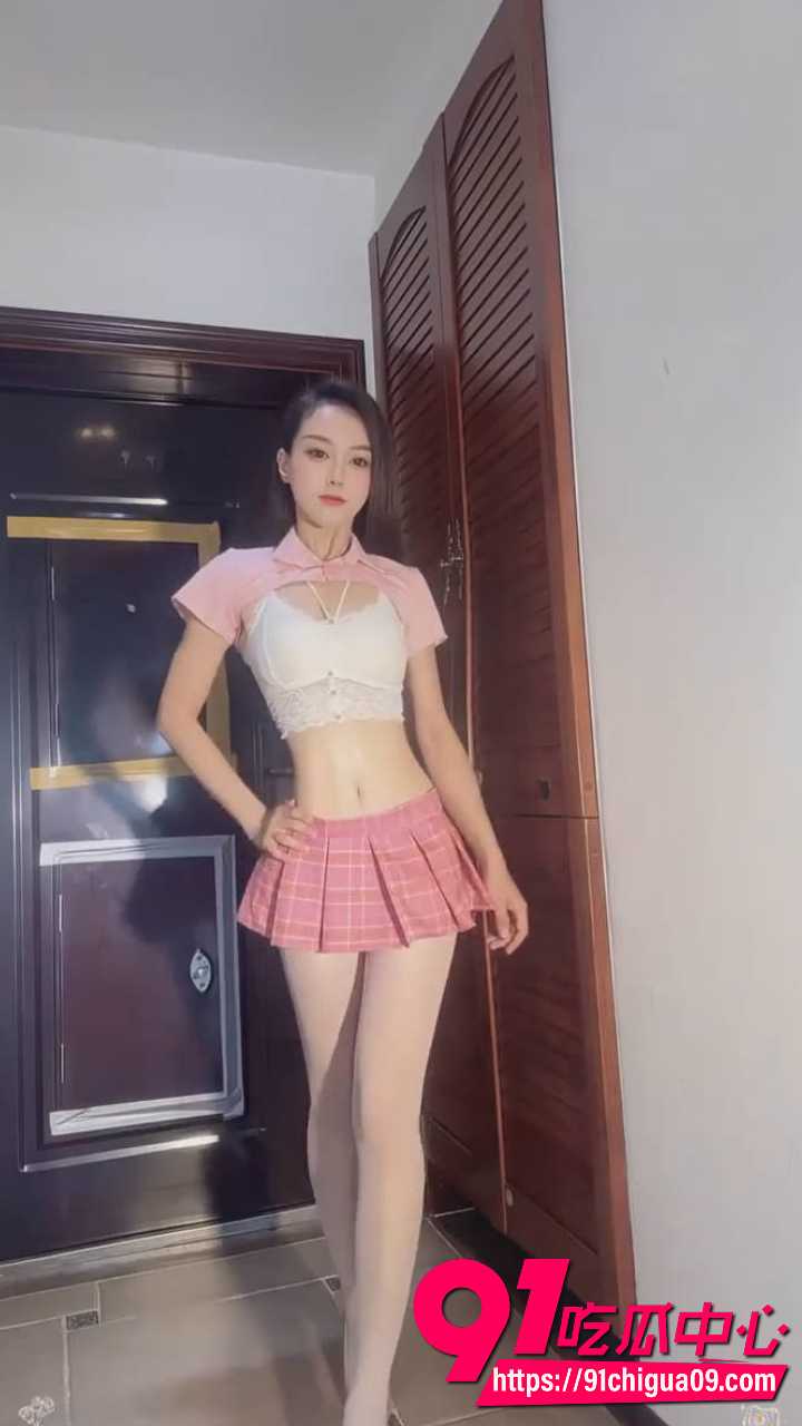 抖音极品网红小鸽子露脸全裸自慰1 抖音极品网红小鸽子露脸全裸自慰1