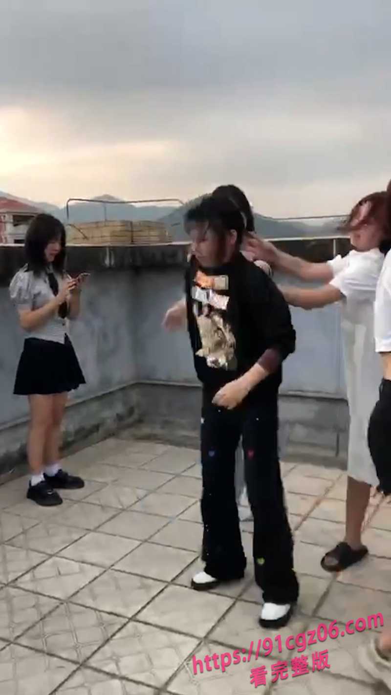 福建泉州精神小妹叶欣怡出轨霸凌网页素材2素材水印版 福建泉州精神小妹叶欣怡出轨霸凌网页素材2素材水印版
