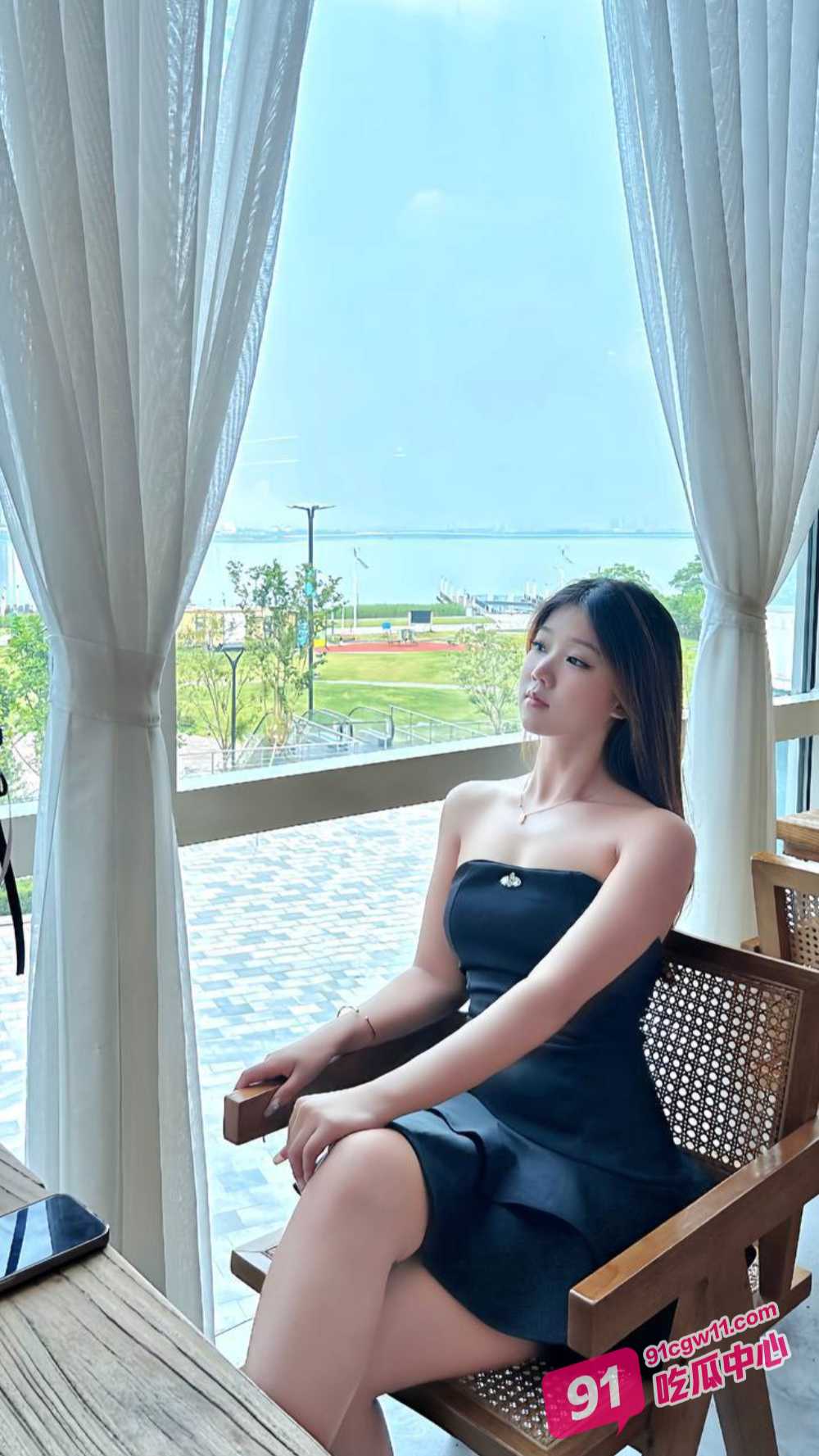 姐弟乱伦之会喷水的亲姐姐~掐着姐姐的脖子 狂插她的30岁喷水嫩逼 配图