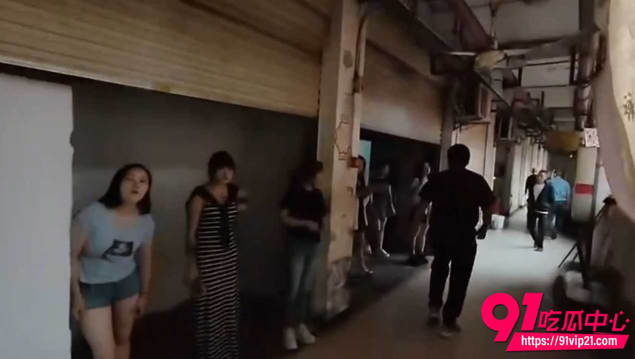 重庆站街女真实街拍流出2 重庆站街女真实街拍流出2