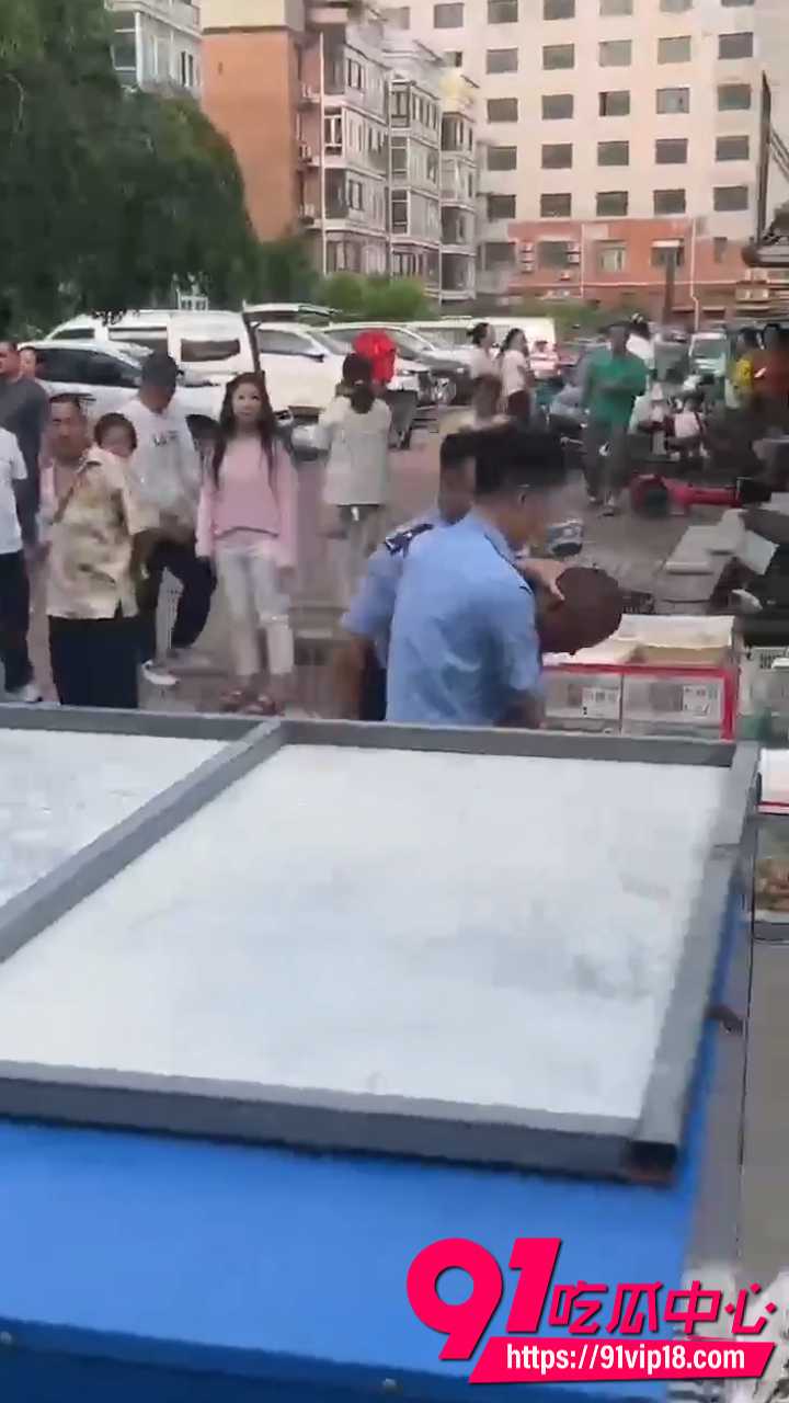 男子搞别人老婆被杀 1