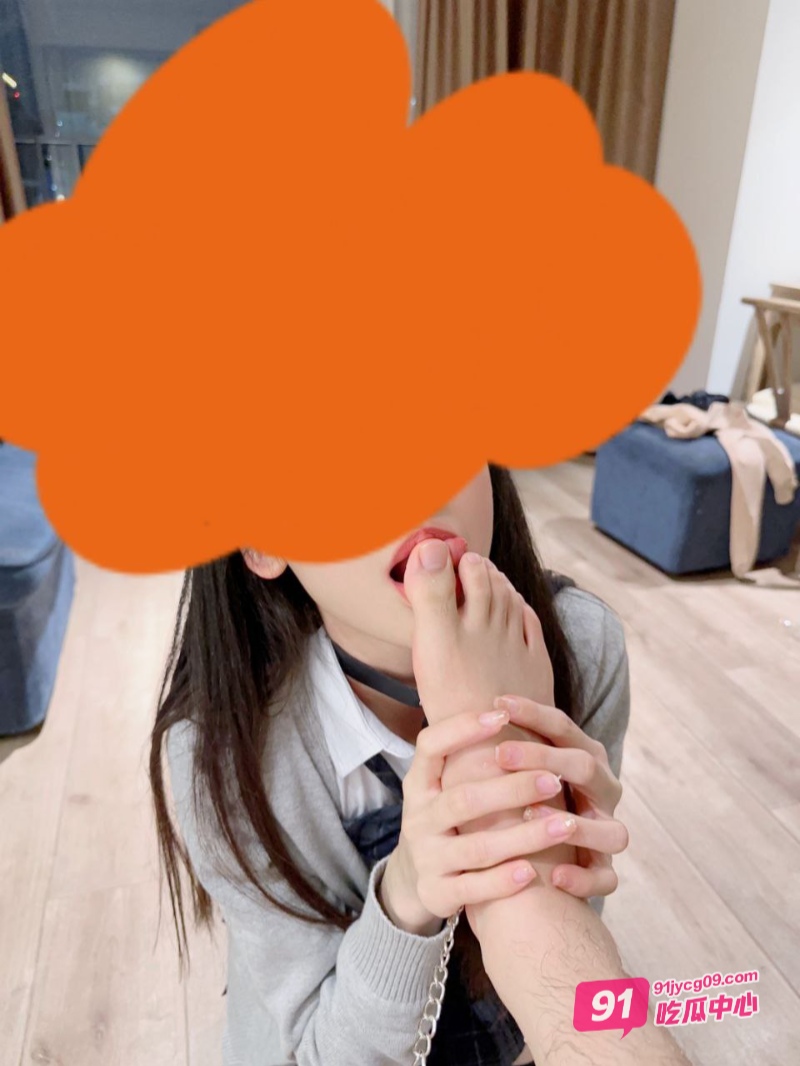22岁嫩妹陈熙园KTV失身 绿帽老公不但没责怪还做这样的事！ 配图5