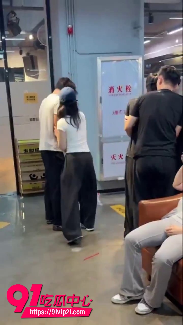 哥们脚踏两只船被找上门7 哥们脚踏两只船被找上门7