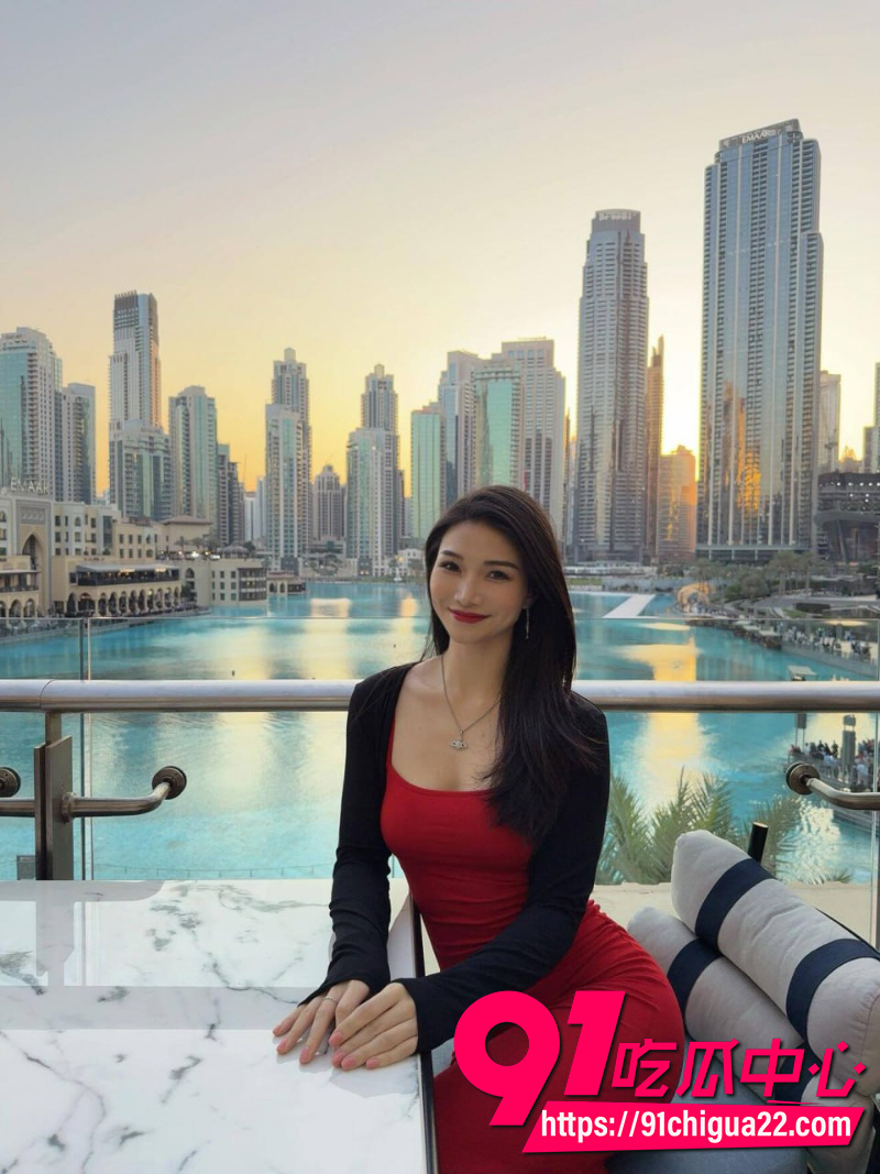 推特博主dudu 约炮阿联酋航空极品空姐 丰乳肥臀口技好 酒店狂干内射骚穴