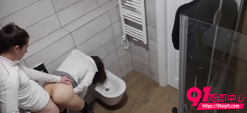 卫生间爆操白领骚货 3