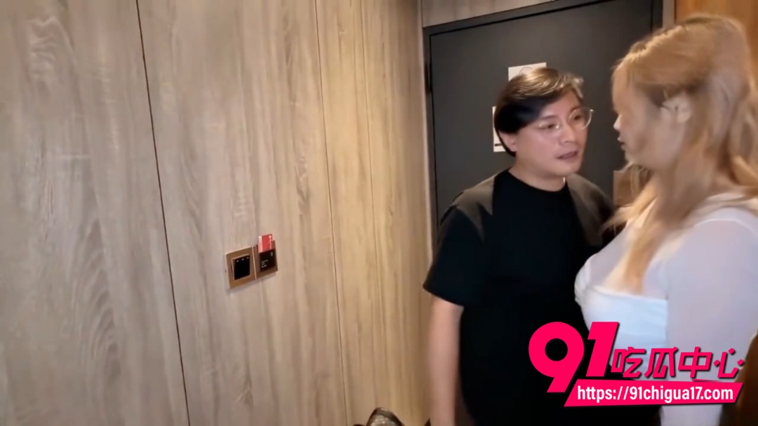 OF台湾女神孟若羽最新作品 黑丝巨乳与友人偷情被猛干骚穴