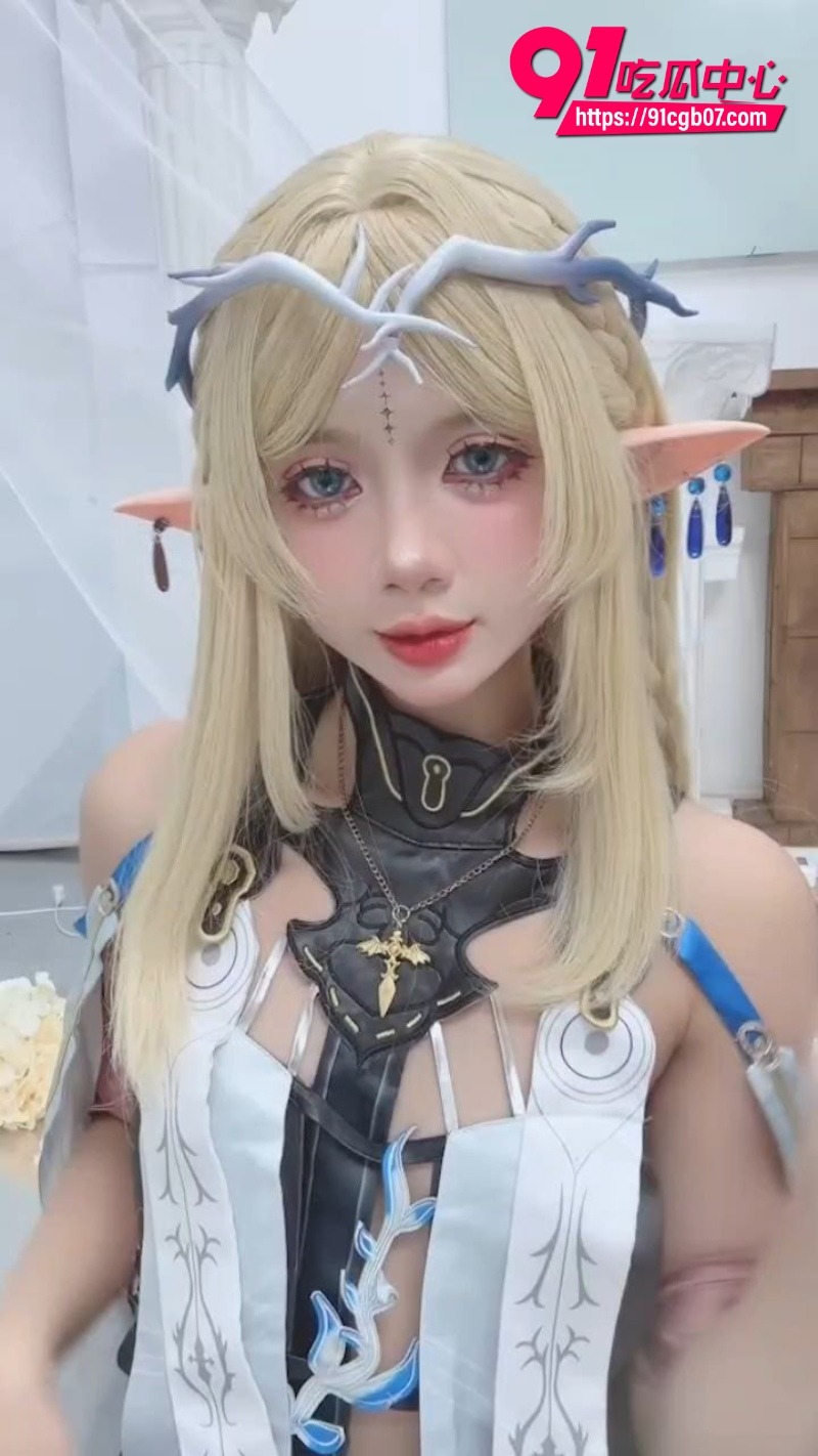 高颜值福利姬 PoppaChan6 高颜值福利姬 PoppaChan6