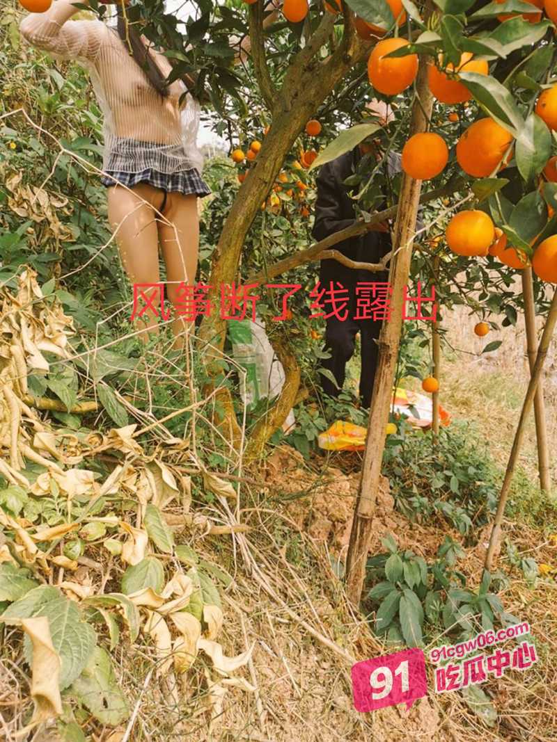 极限露出天花板【风筝断了线】全裸勾引老头 舔逼自慰喷水 花样百出超级骚！ 配图