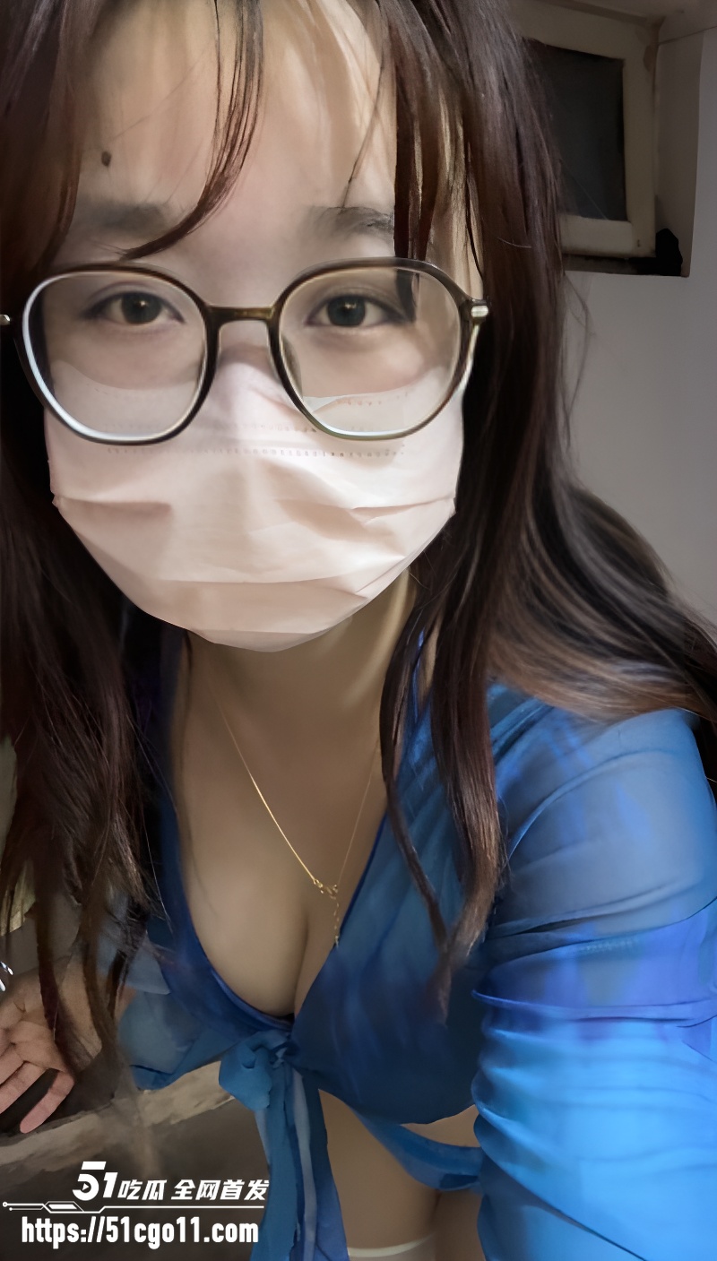极品人妻 yiyi3359 小姨 楼道露出门外自慰1 极品人妻 yiyi3359 小姨 楼道露出门外自慰1