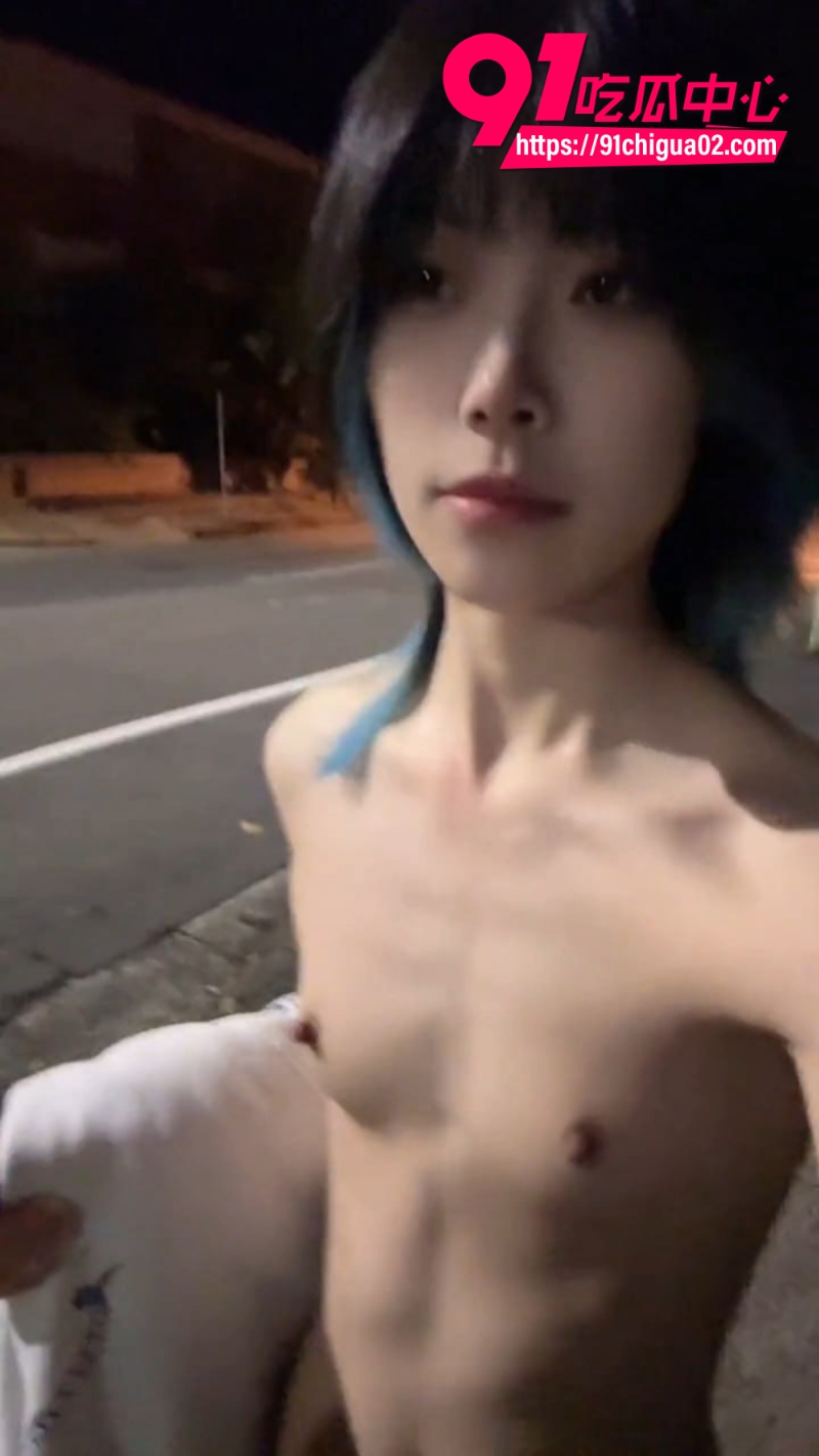 高颜值贫乳小骚逼夕暮 让裸体户外上街就上街7 高颜值贫乳小骚逼夕暮 让裸体户外上街就上街7