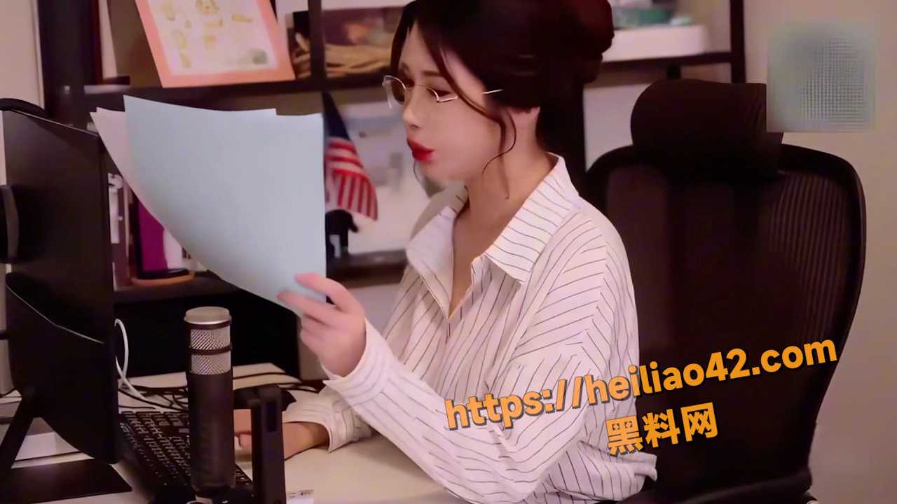 台湾御姐博主 辛尤里 新作 乳汁办公室3P 请同事们品尝甜甜的母乳！