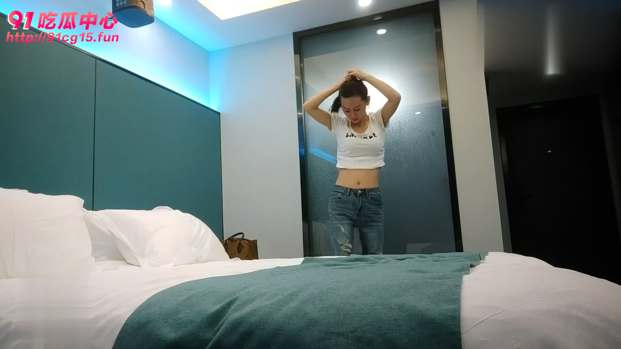 少妇推荐~身材不错的颜值白领少妇 性欲强水多活好不粘人 “我就要你一直干我”