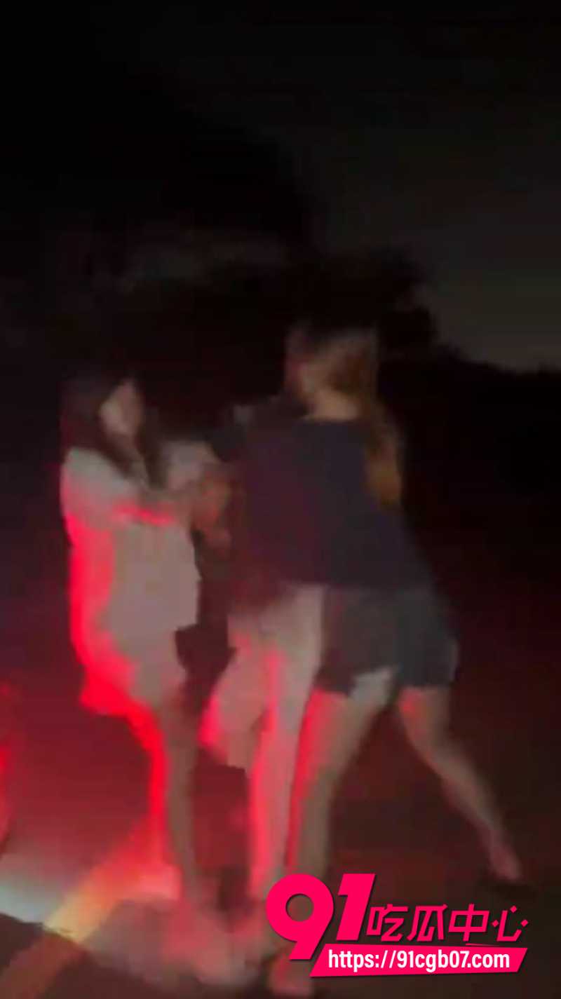 爆炸级精神小妹5