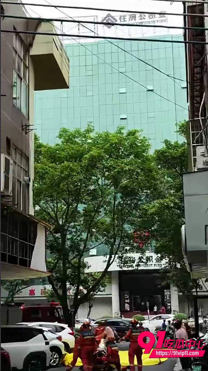广东茂名女子跳楼 6 广东茂名女子跳楼 6