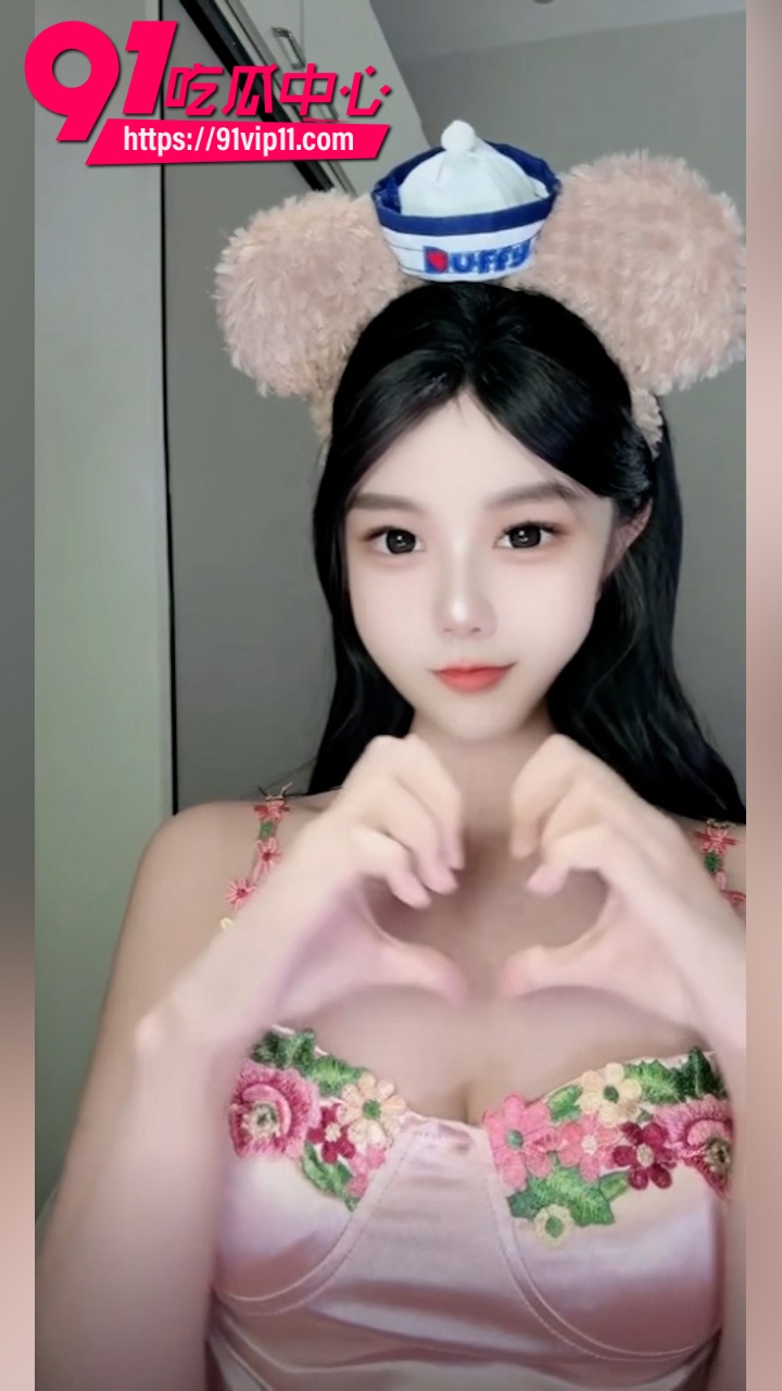 抖音极品女网红Vkvk定制自慰福利0 抖音极品女网红Vkvk定制自慰福利0