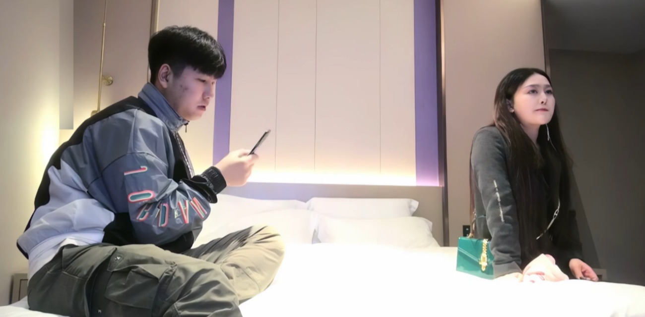 小宝寻花经典作之无套极品身材美乳御姐 性格超好同意中出 猛操蜜穴激情内射