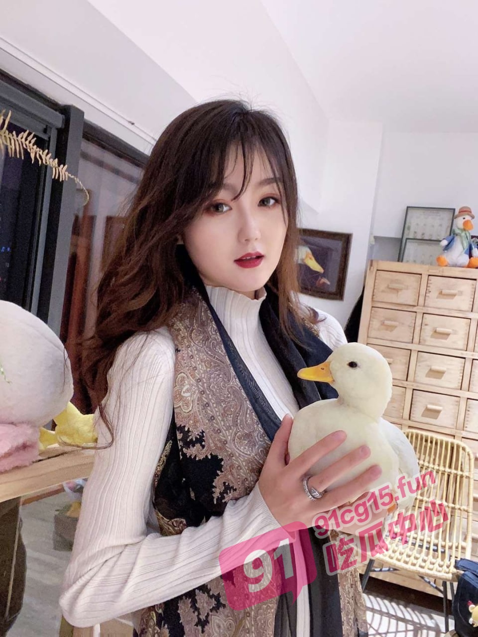 陕西淫妻张雯珺～靓丽俏脸超享受吃肉棒 全身都被种草莓了！这还怎么回去见老公？