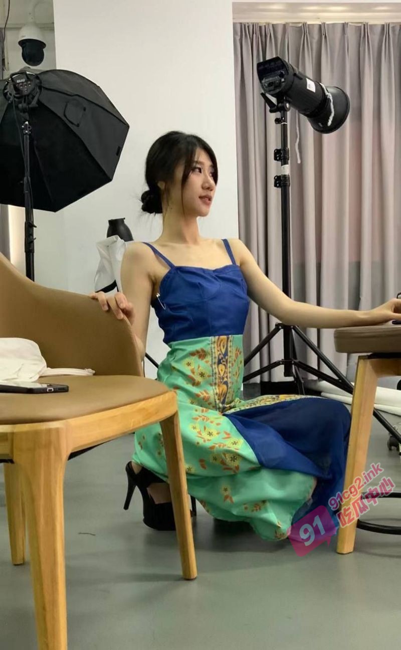 武汉爵士舞老师王璐璐～表面是可爱的老师 背地里出卖肉体与学生家长承鱼水之欢！