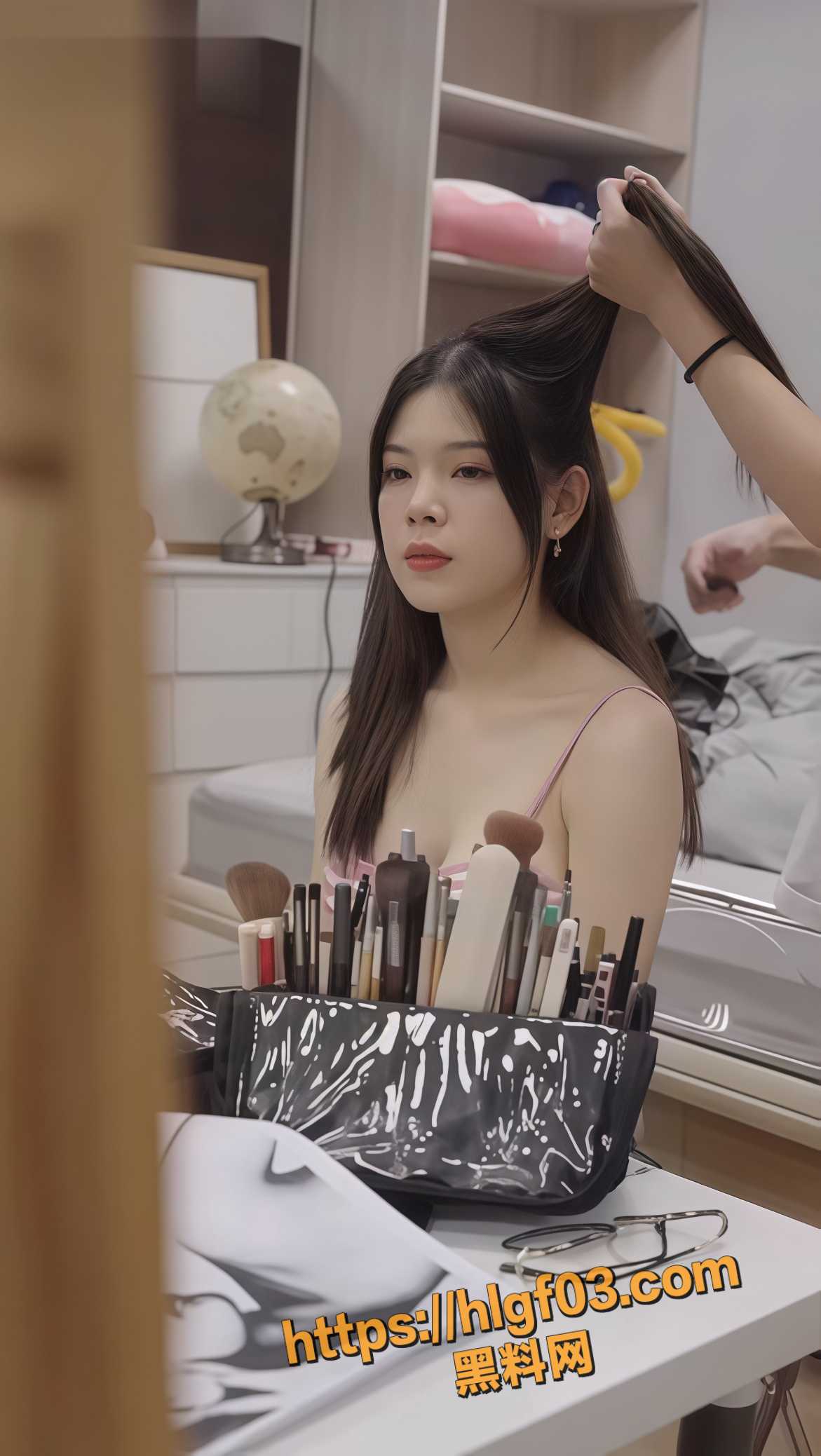 混血巨乳美少女 Mia 新作幕后花絮流出 绝美OL装露奶挑逗 做爱细节全程捕捉！