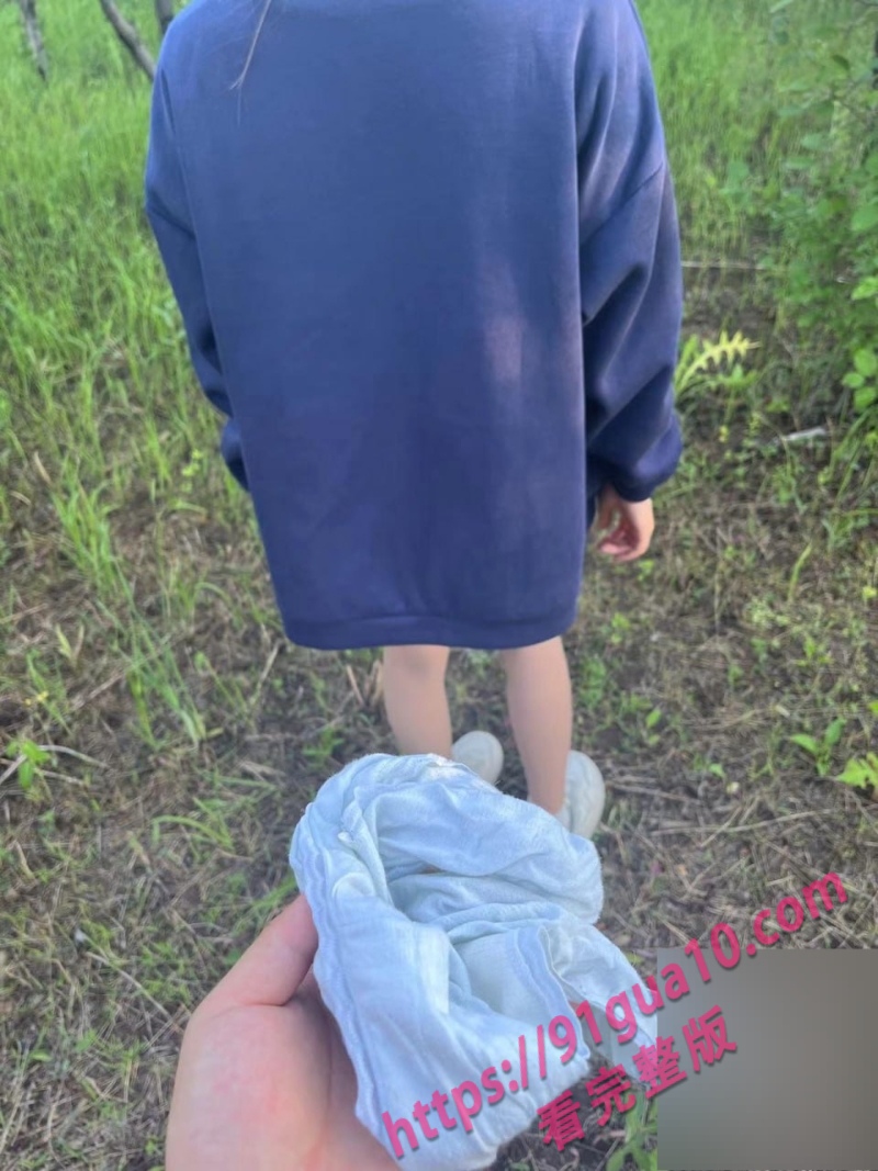 海角乱伦系列 户外与妹妹激情野战 狂轰后庭直说妹妹你好紧 配图7