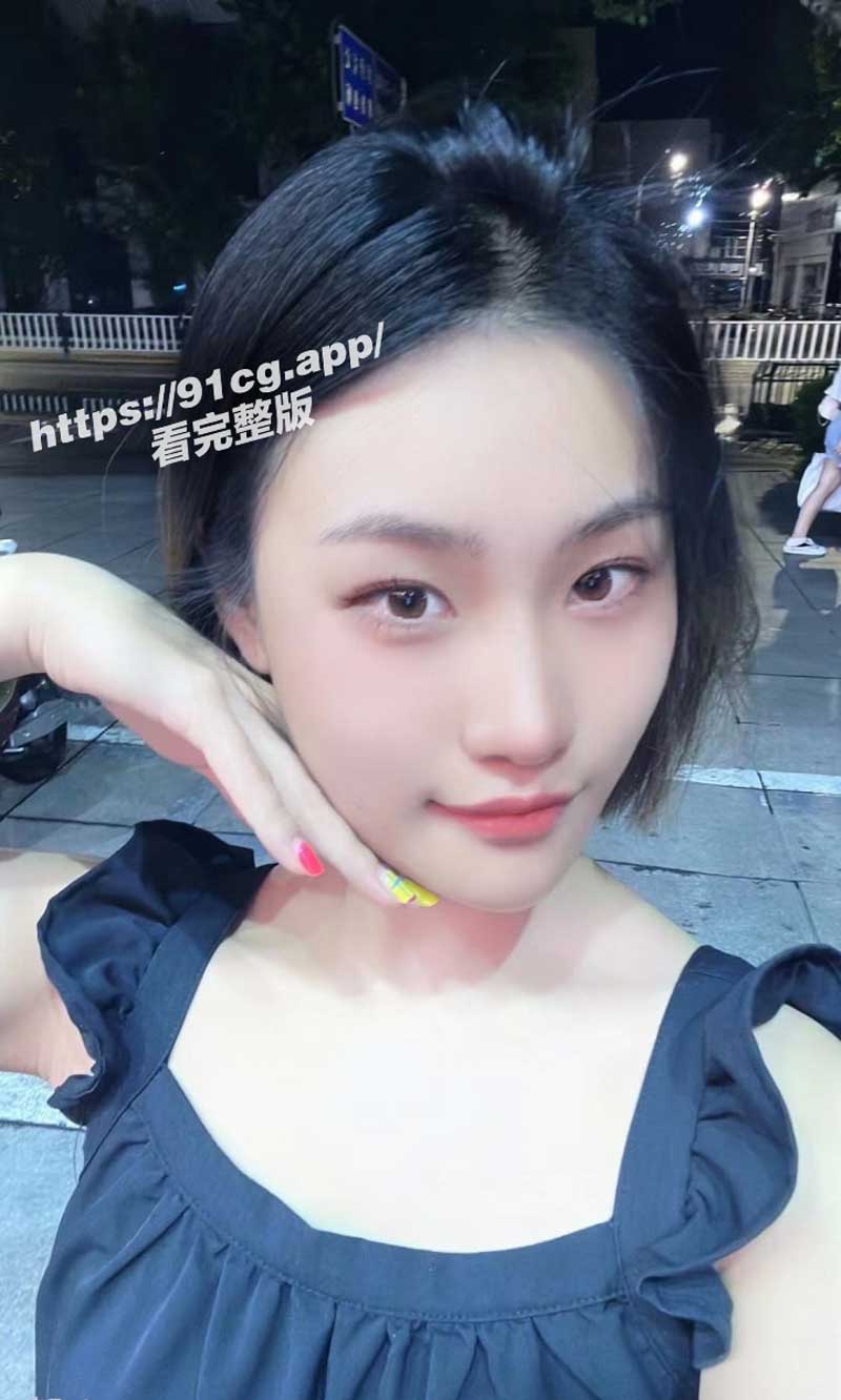 扭腰榨精！大连外语学院极品校花与学长大操 反差婊连体网袜纯骚浪叫