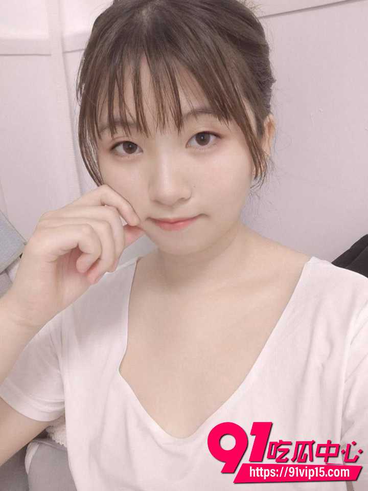 白嫩大学生私下和老板车震2 白嫩大学生私下和老板车震2