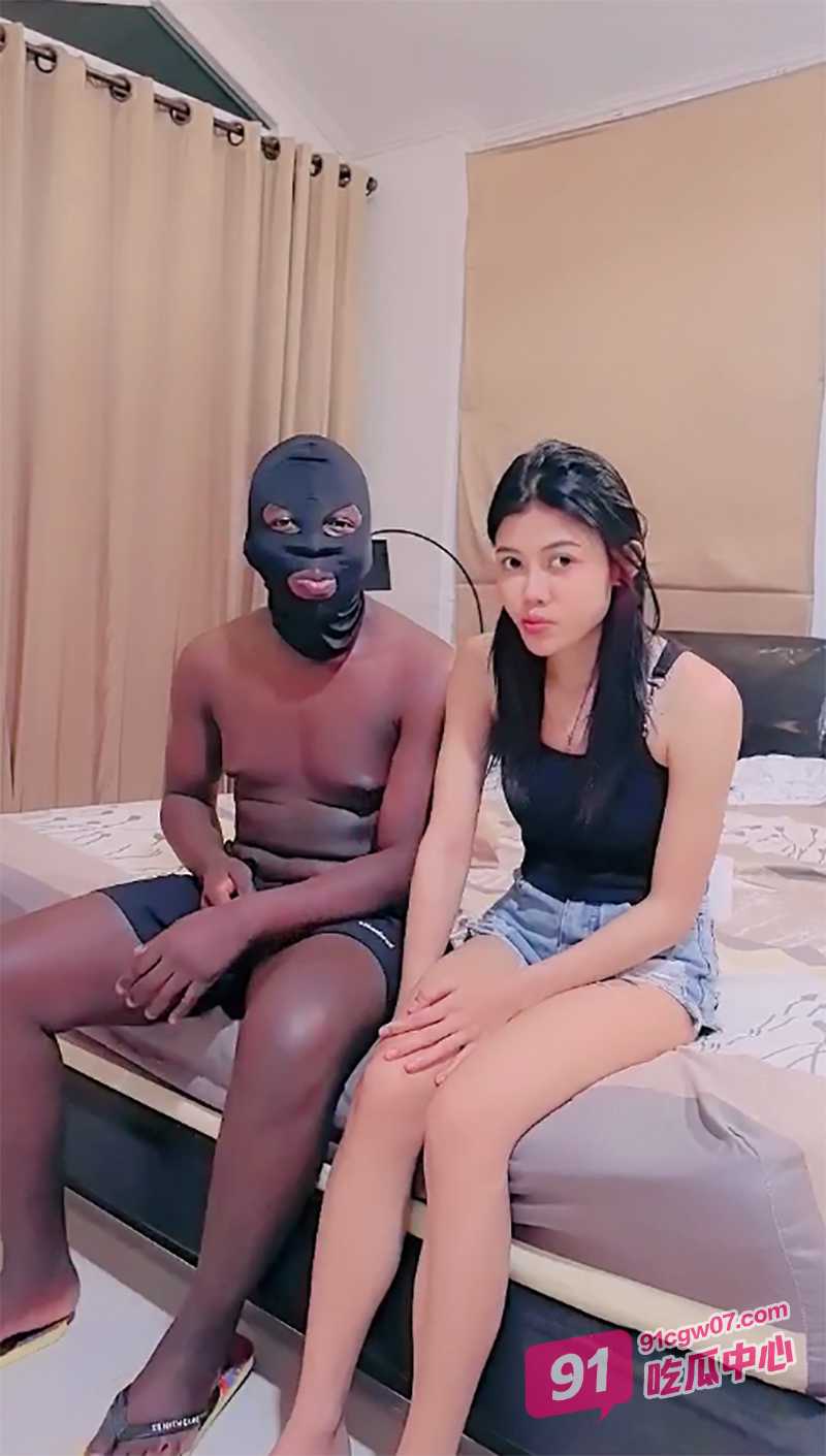 北京人妻雷丽婷婚内出轨黑祖宗 无毛馒头逼被疯狂蹂躏 定睛一看骚穴都是肉棒的形状~