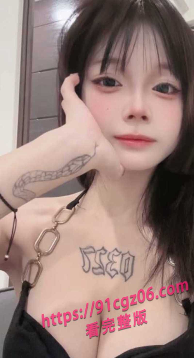 小个子甜妹也搞反差?TIKTOK女网红吕芊颖跟男友居家自拍饥渴的像只小母狗