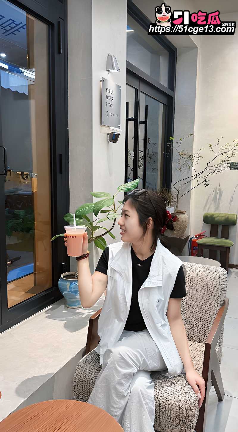 云南玉溪反差婊卢文琪被无套狂操1 2