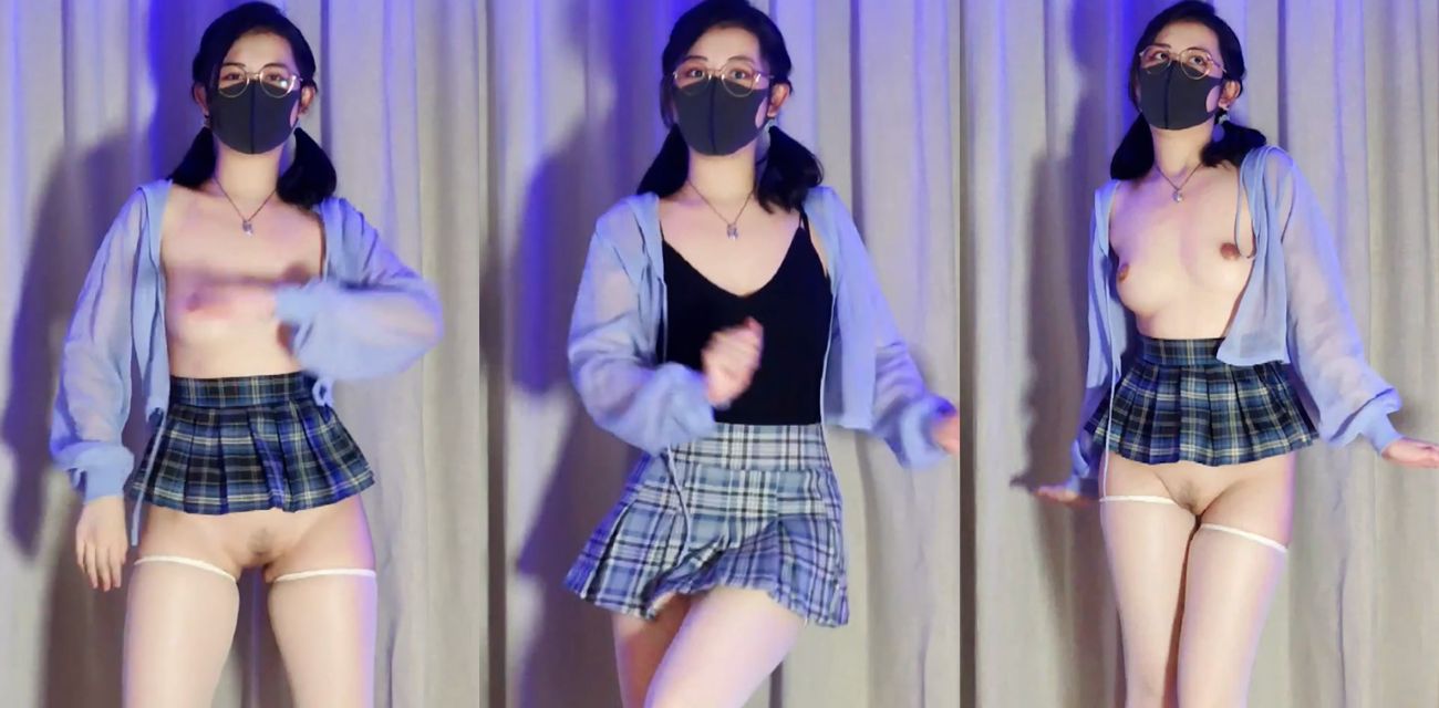 推特网黄naimi奶咪自慰合集 口罩眼镜下藏不住骚的浪饥渴！