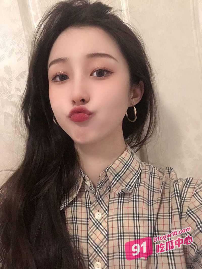 年度最佳反差婊～哈尔滨超气质美少女宋婷 和男友性爱10分钟完整版不雅视频流出！