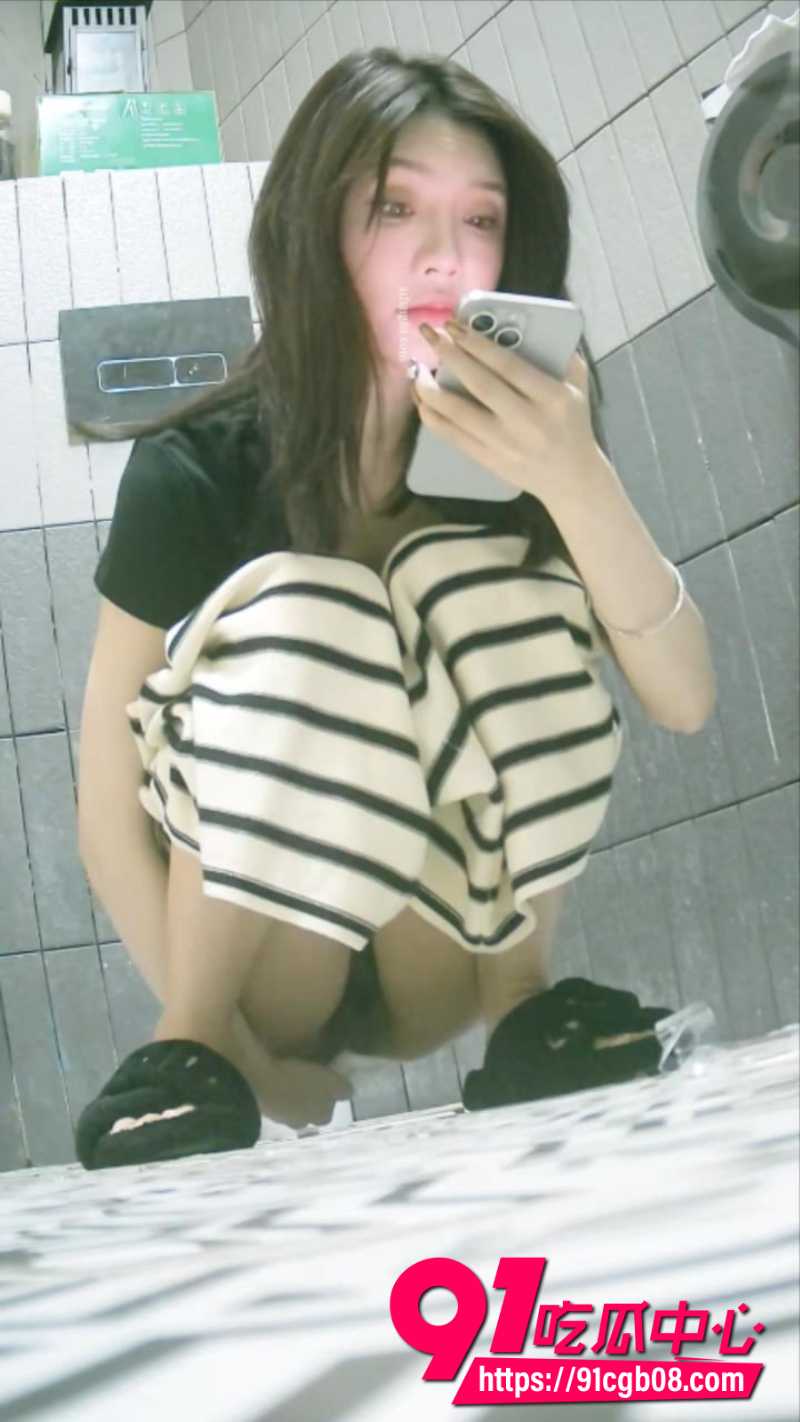 商超厕拍极品超白嫩妹子5 商超厕拍极品超白嫩妹子5