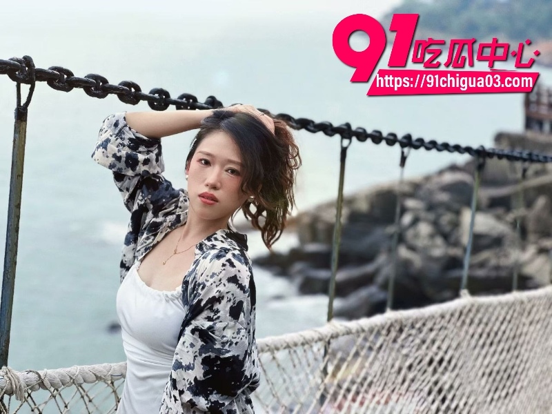 由于不能忍受自己的寂寞,在外面各种红杏出墙12 由于不能忍受自己的寂寞,在外面各种红杏出墙12
