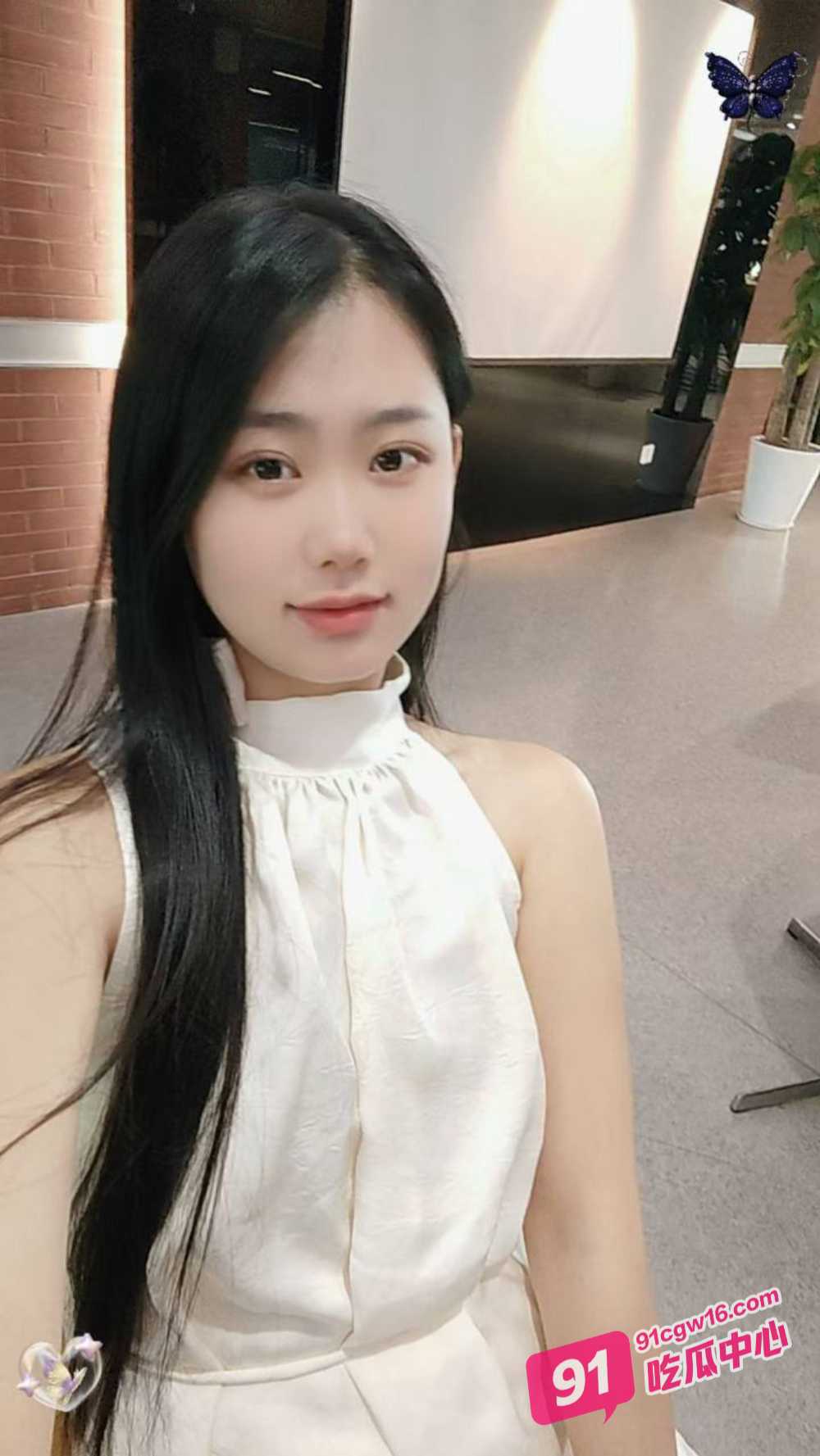 绿帽男带好兄弟轮奸自己老婆 骚母狗极其的渴望野男人的肉棒