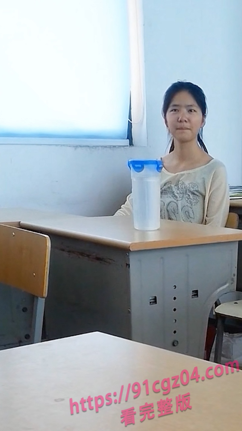 偷拍大学生教室激情做爱合集 简直就是校园里的活春宫~