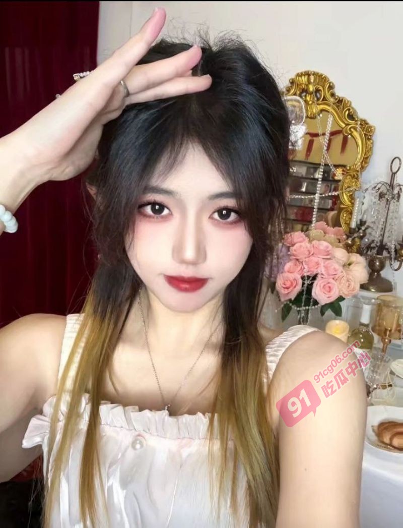 “太痛了 不要啊”清纯女大惨遭富二代玩弄 边流泪边做活塞运动！