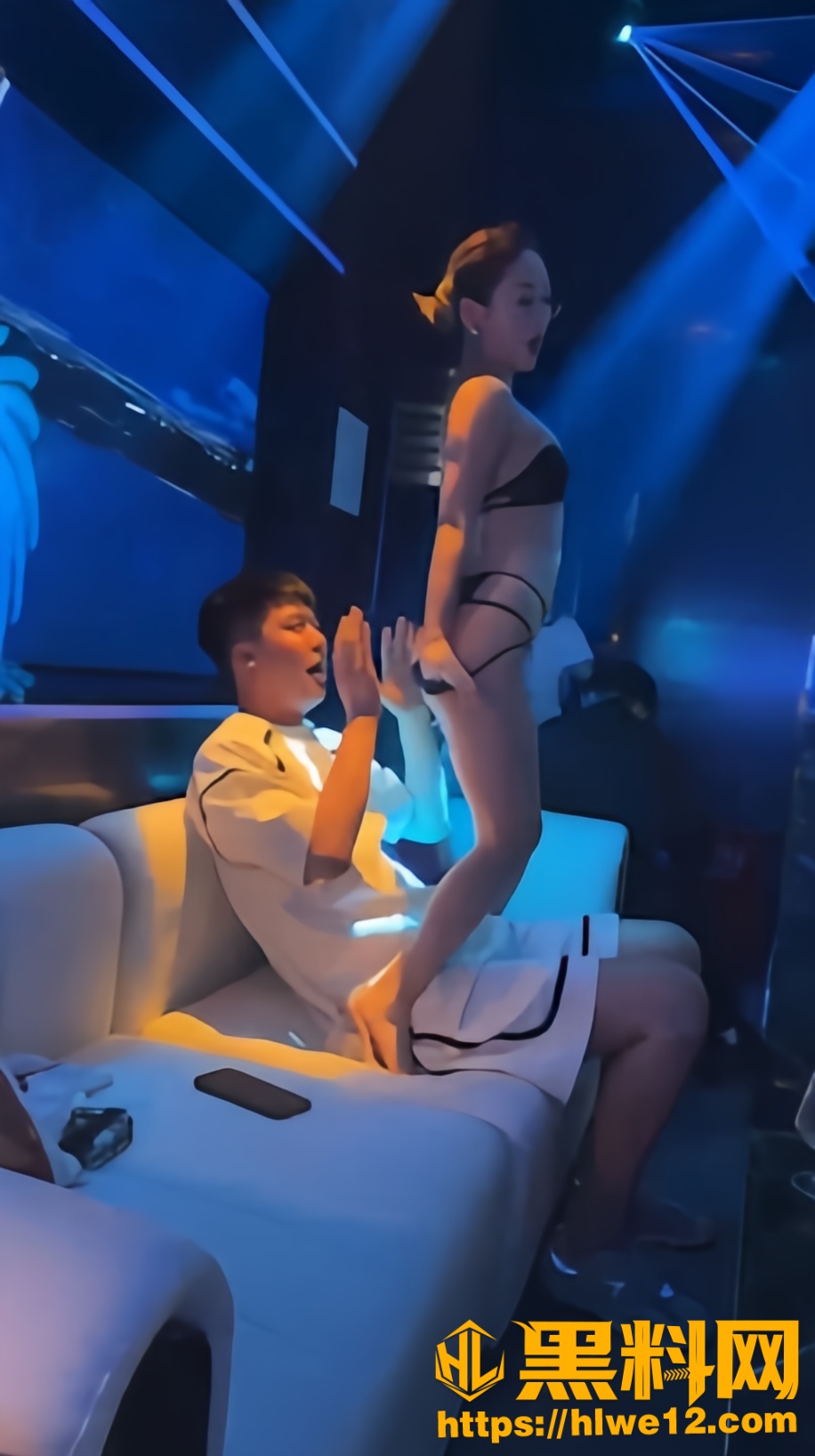 高端商K 会所嫩模 大尺度表演现场视频曝光 贴脸抖臀舞 给大哥都看的硬邦邦
