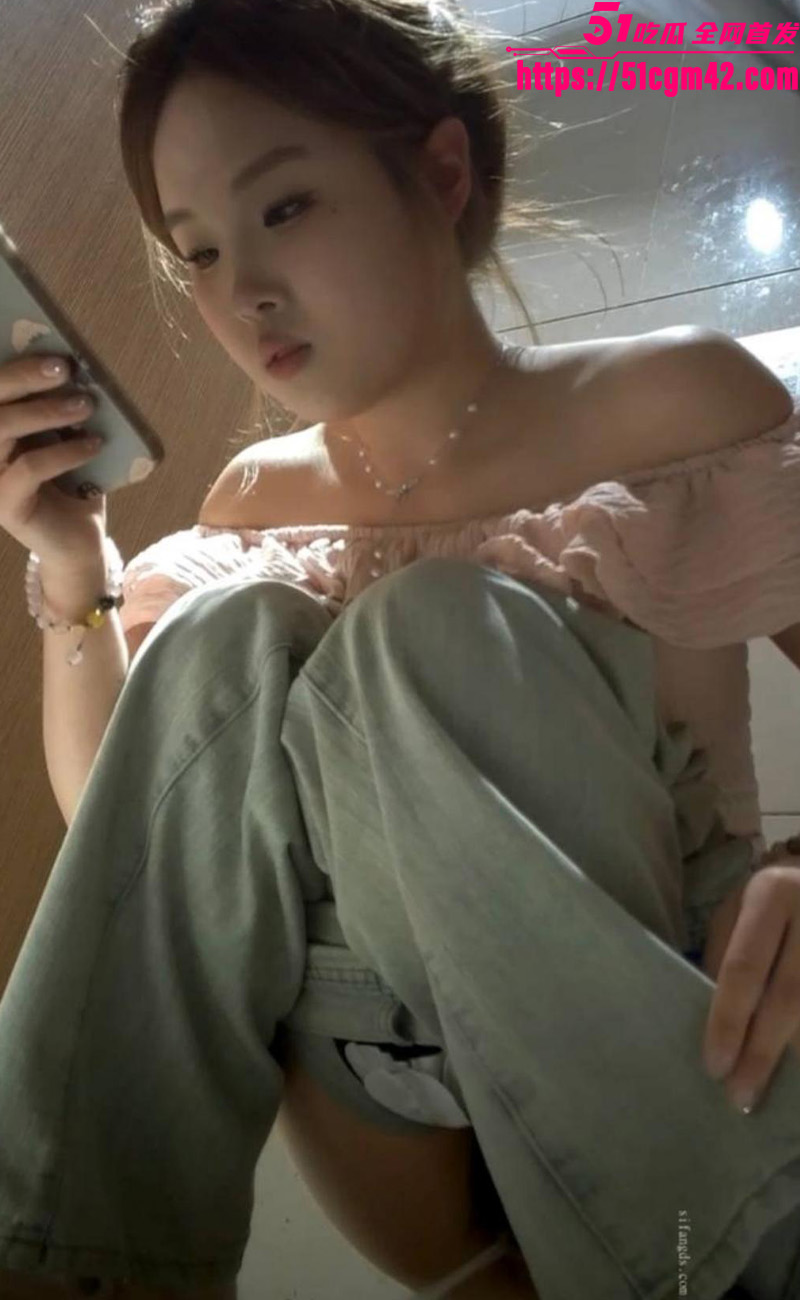 女厕偷拍6