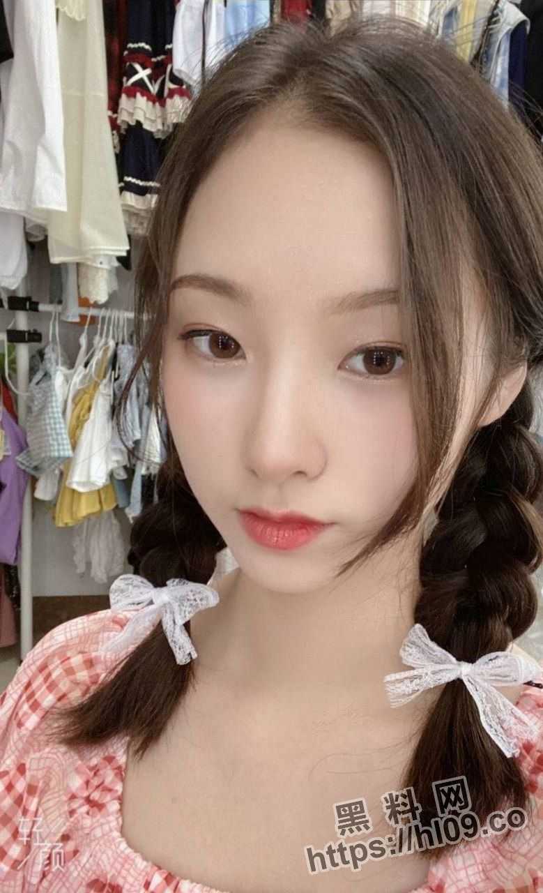 淡江大学法文系清纯台法混血学妹『吳晨瑄』在线求包养，胸大腰细口活一流满足你的所有XP