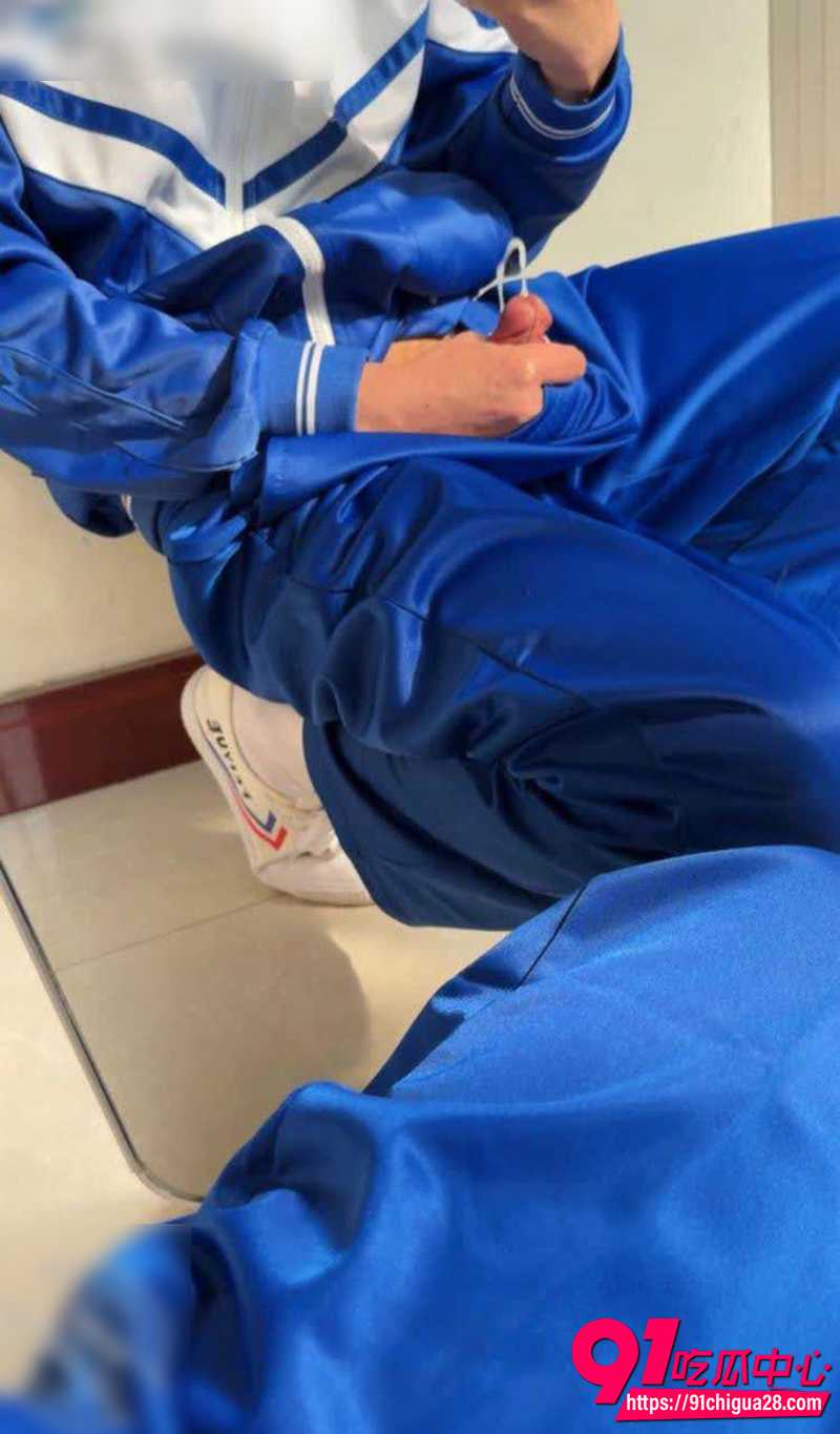 海角大神用性爱回馈母爱 1 海角大神用性爱回馈母爱 1