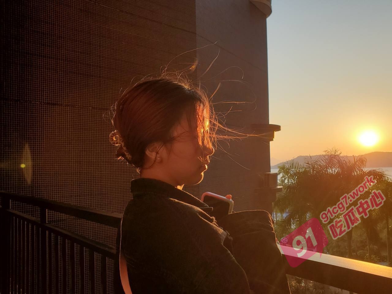 清华大学女大学生装纯害羞 但是见到大屌就绷不住了 反差感拉满