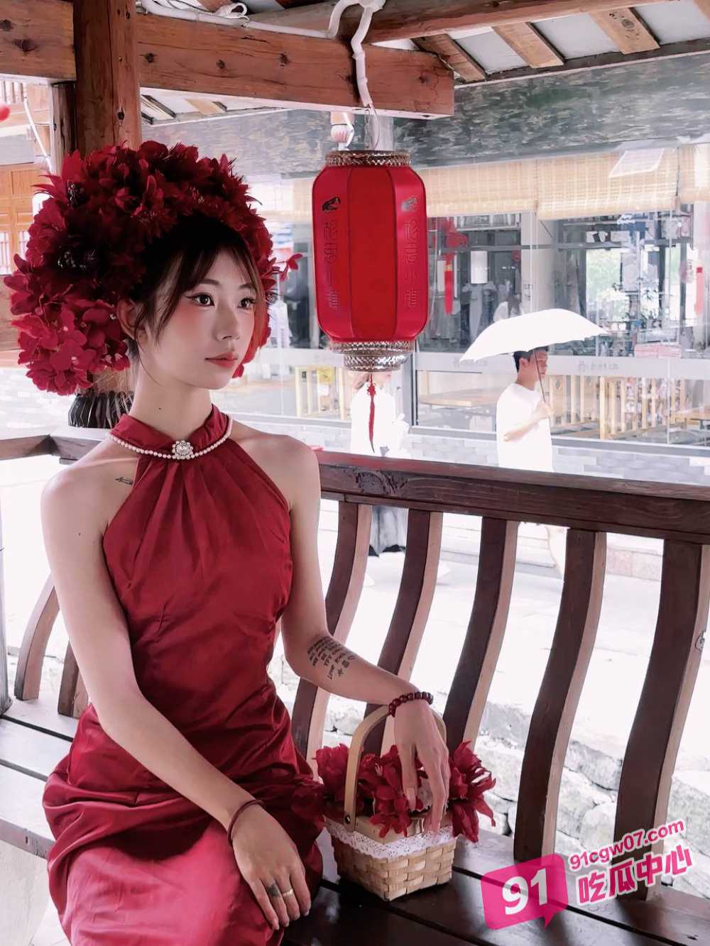 男友视角看各大高校反差婊高潮浪叫合集 女神只是保护色 一见肉棒现原形 配图2
