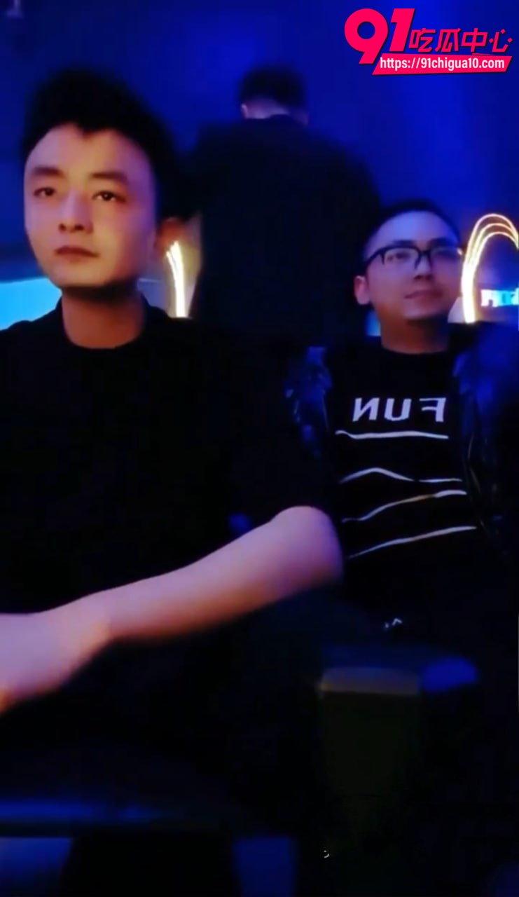 夜店女王大啾啾酒吧做爱1