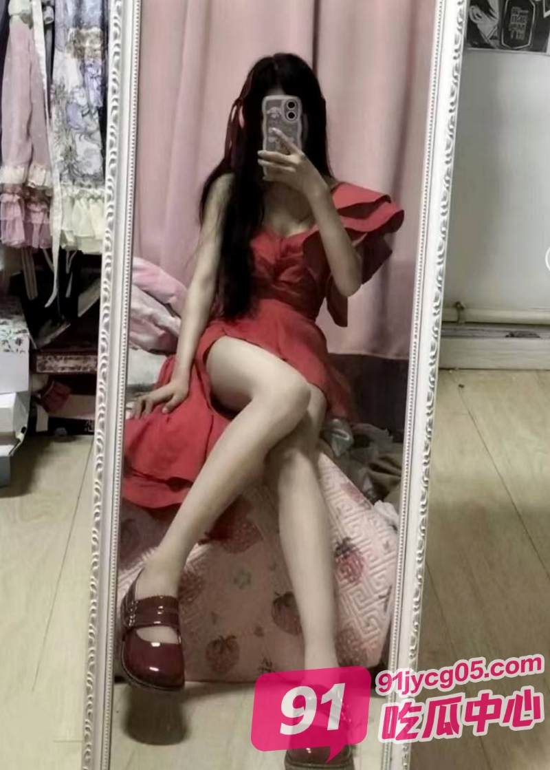 这就是老师眼中的乖乖女吗？私下被扇耳光调教 妹子真反差！