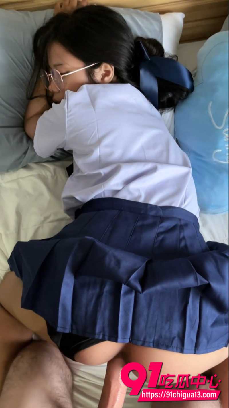 泰国眼镜学生妹Suwipha6