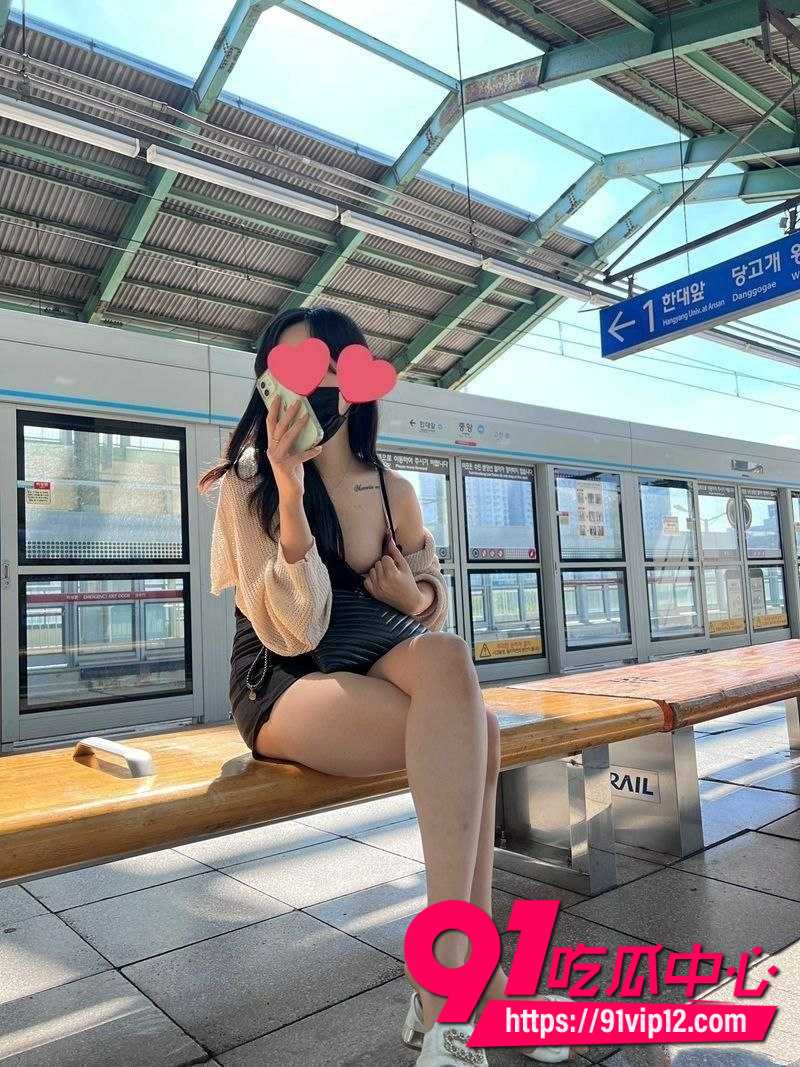 韩国延世大学硕士研究生梦雅 跟男友自拍的性爱视频意外流出 两人赤身裸体酒店激战
