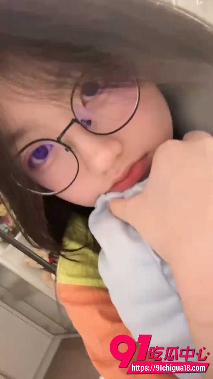 推特清纯萌妹乌萌萌大尺度紫薇特写2 推特清纯萌妹乌萌萌大尺度紫薇特写2