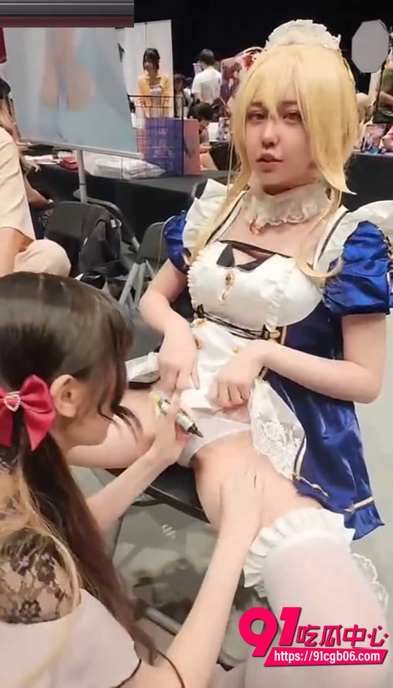 1二次元漫展裸体少女 2 1二次元漫展裸体少女 2