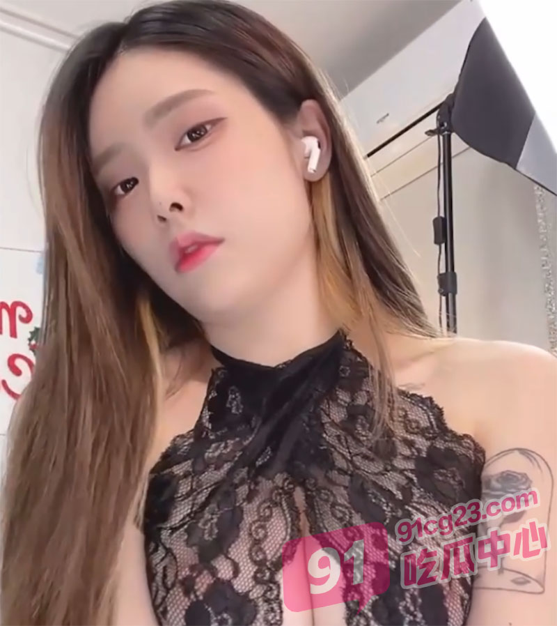 女团成员YUKA正式下海 自拍露逼自慰 无毛花园令人遐想连翩！